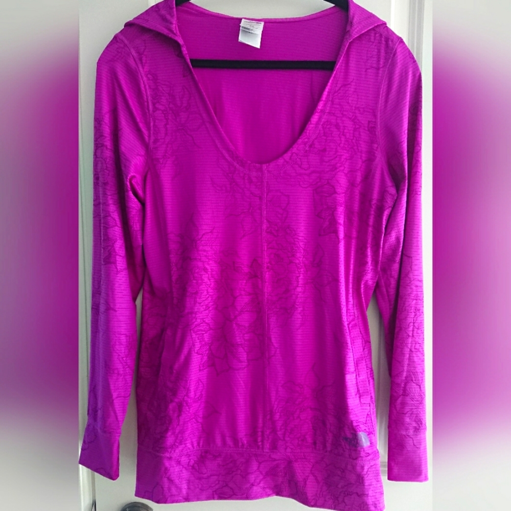 The North Face long-sleeved top with hood size M